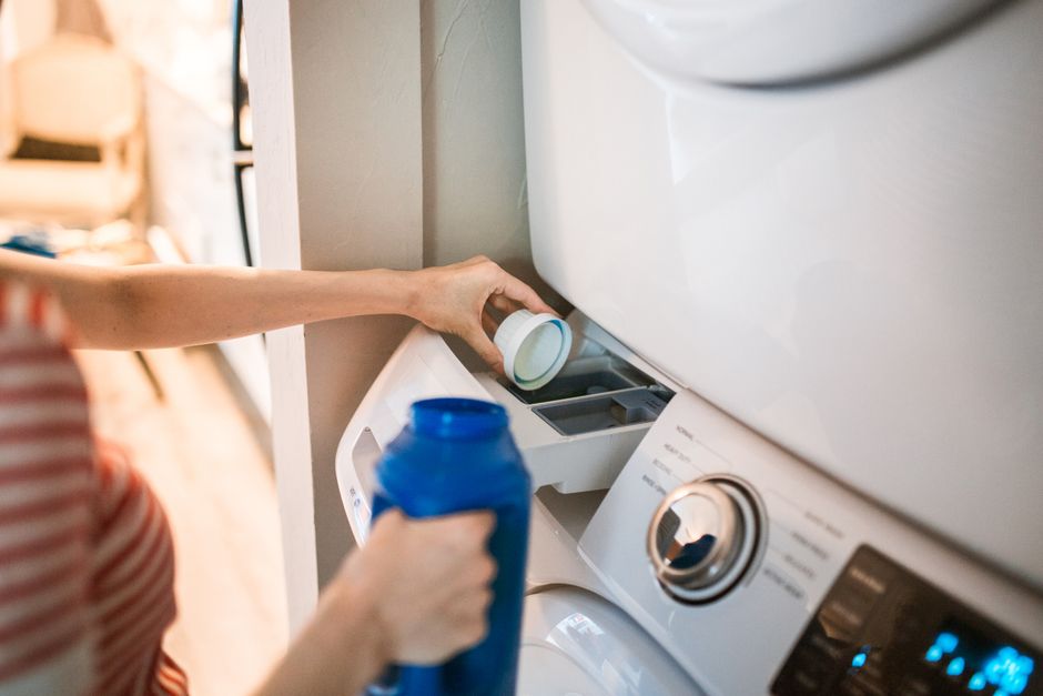 How to Deep Clean a Washing Machine with Natural DIY Ingredients