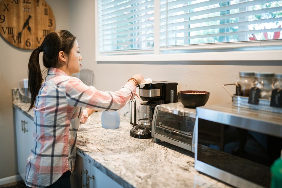 How to Deep Clean a Coffee Maker with Vinegar and Baking Soda for Perfect-Tasting Coffee