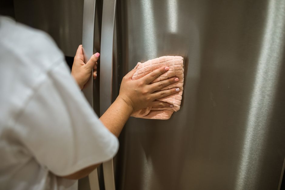 Seasonal Stainless Steel Cleaning: A Complete Year-Round Routine