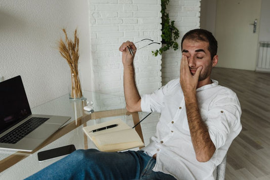 How to Relieve Dry Eyes Naturally: Tips for Digital Eye Strain and Tired Vision