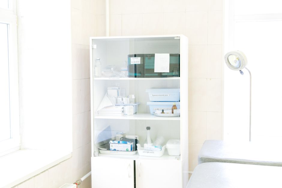 The Complete Guide to Medicine Cabinet Organization Without Buying New Furniture