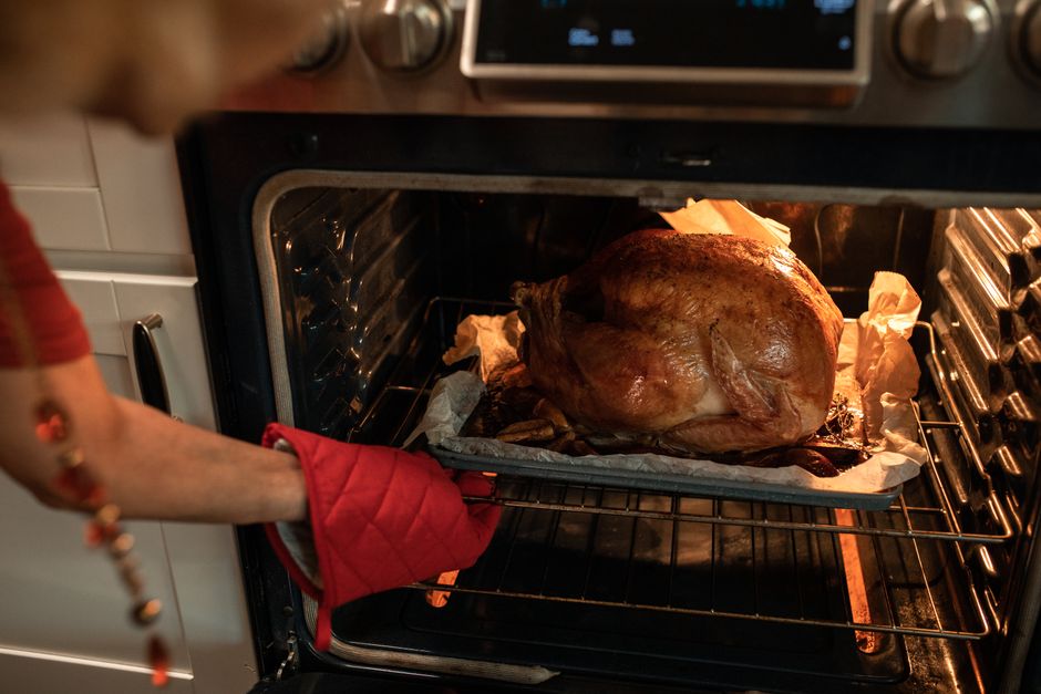 How to Deep Clean Your Oven Without Harmful Chemicals