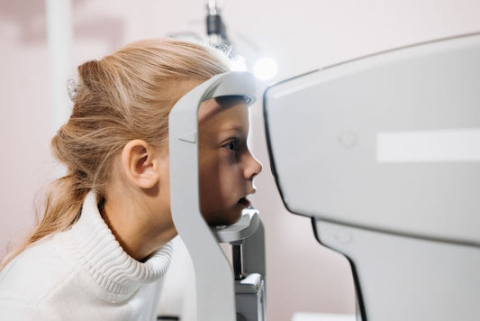 How to Treat and Prevent Dry Eyes Naturally During Screen Time