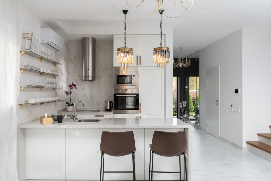 Cost Comparison: DIY vs. Pro Cabinet and Shelving Installation