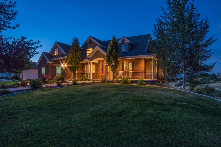 7 Outdoor Lighting Installation Mistakes That Ruin Your Home's Curb Appeal (and How to Fix Them)
