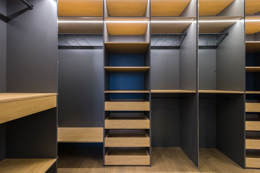 How to Organize a Small Closet for Maximum Space Without Renovating
