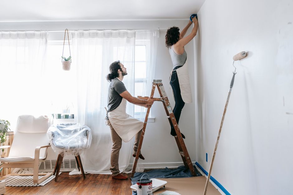Weekend Wall and Ceiling Repairs: A Practical Guide for DIYers