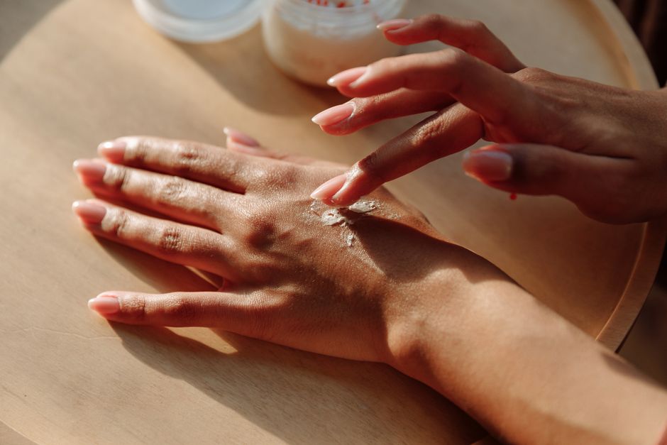 Summer Hand and Nail Care: How to Protect Your Hands from Sun, Sweat, and Heat Damage