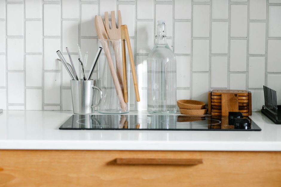 How to Install a Renter-Friendly Peel-and-Stick Backsplash in a Kitchen