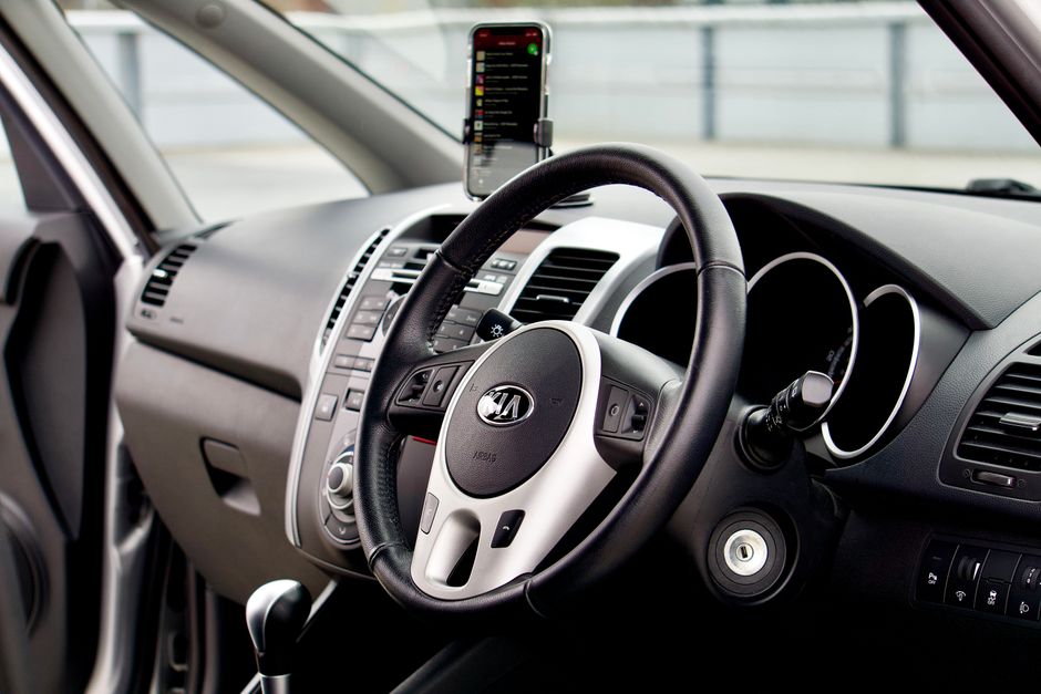 Must-Have Car Phone Mount Setup for New Drivers: Safety and Confidence on the Road