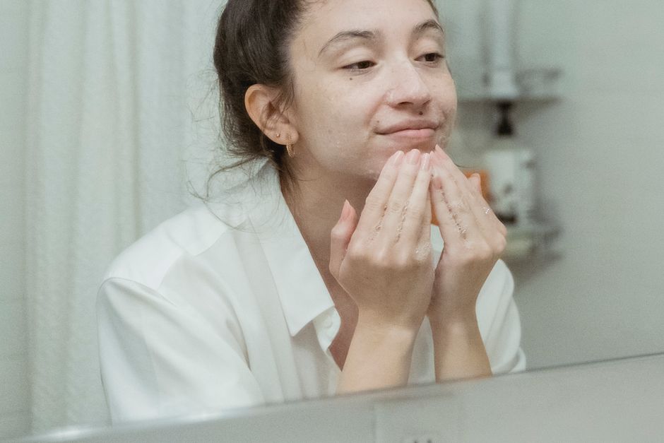 How to Build a Complete Morning Skincare Routine for Glowing Skin
