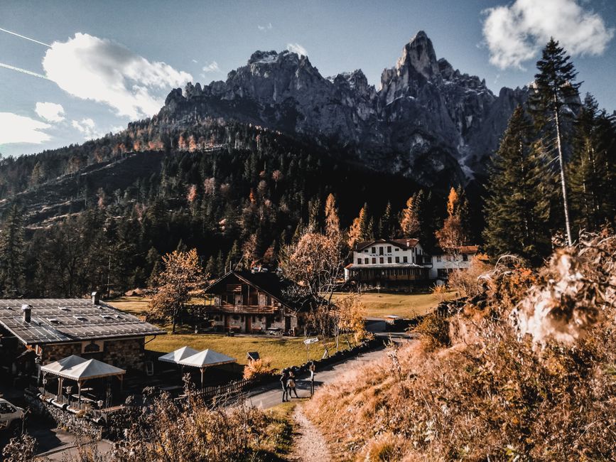 How to Pack for a Digital Detox Retreat in a Remote Mountain Village