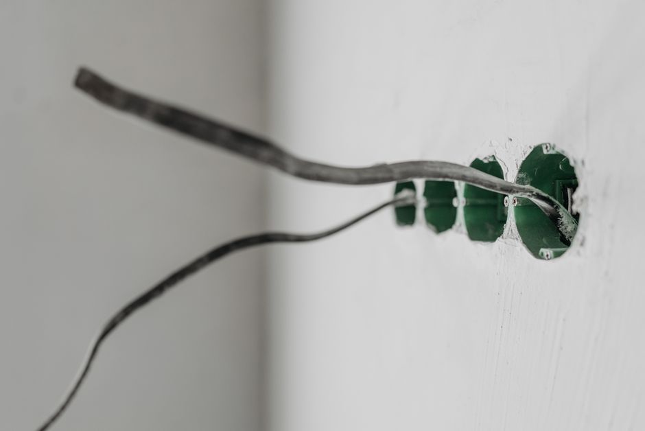 The 7 Most Common Cable Management Mistakes (And How to Fix Them Forever)