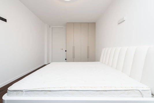 How to Clean a Mattress That Has Yellow Stains: The Complete Step-by-Step Guide