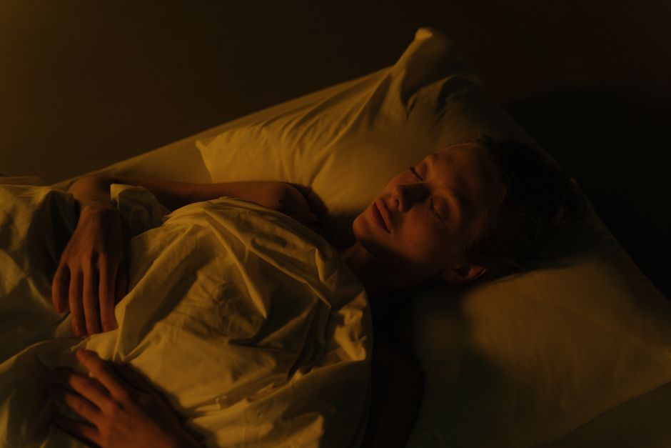 How to Build a Consistent Evening Wind-Down Routine for Better Sleep