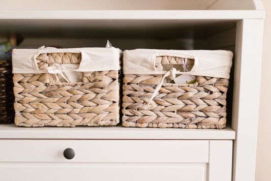 How to Organize a Small Linen Closet Without Shelves: Space-Saving Tips and Solutions