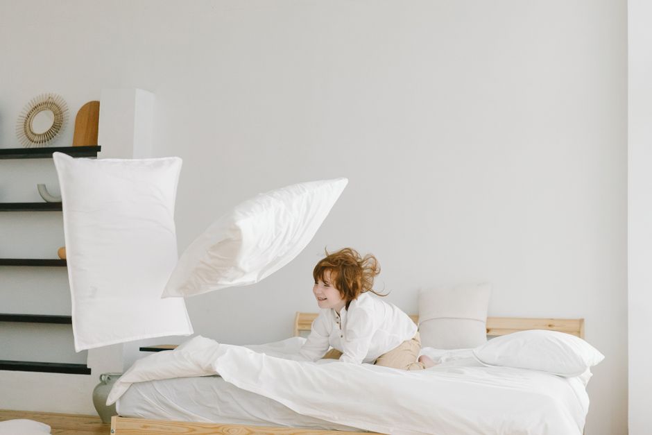 How to Safely and Effectively Clean Pillows Without Ruining Them