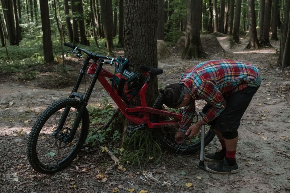 How to Choose the Right Bicycle Floor Pump for Your Bike Type