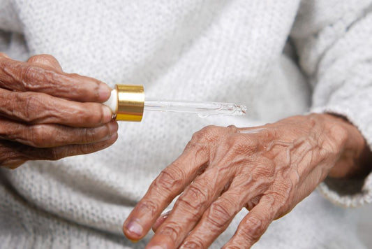 The Complete Guide to Winter Senior Skin Care: Mastering Dry Air Defense, Barrier Repair, and Gentle Routines